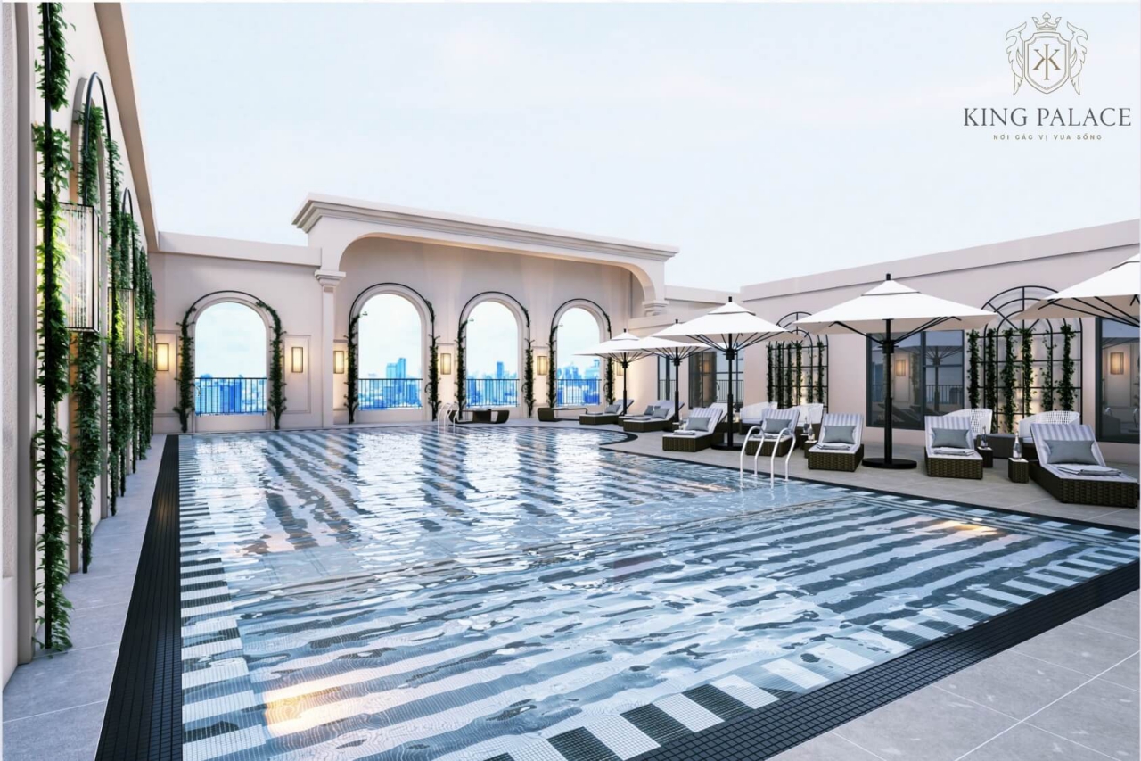 Bể bơi ngoài trời dựa án King Palace